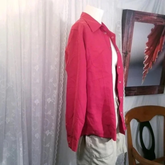 Liz Claiborne Lightweight Corduroy Button Down Shirt - Picture 4 of 6